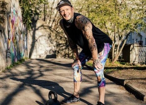 Guys in Tights: The New Athleisure Trend for Men