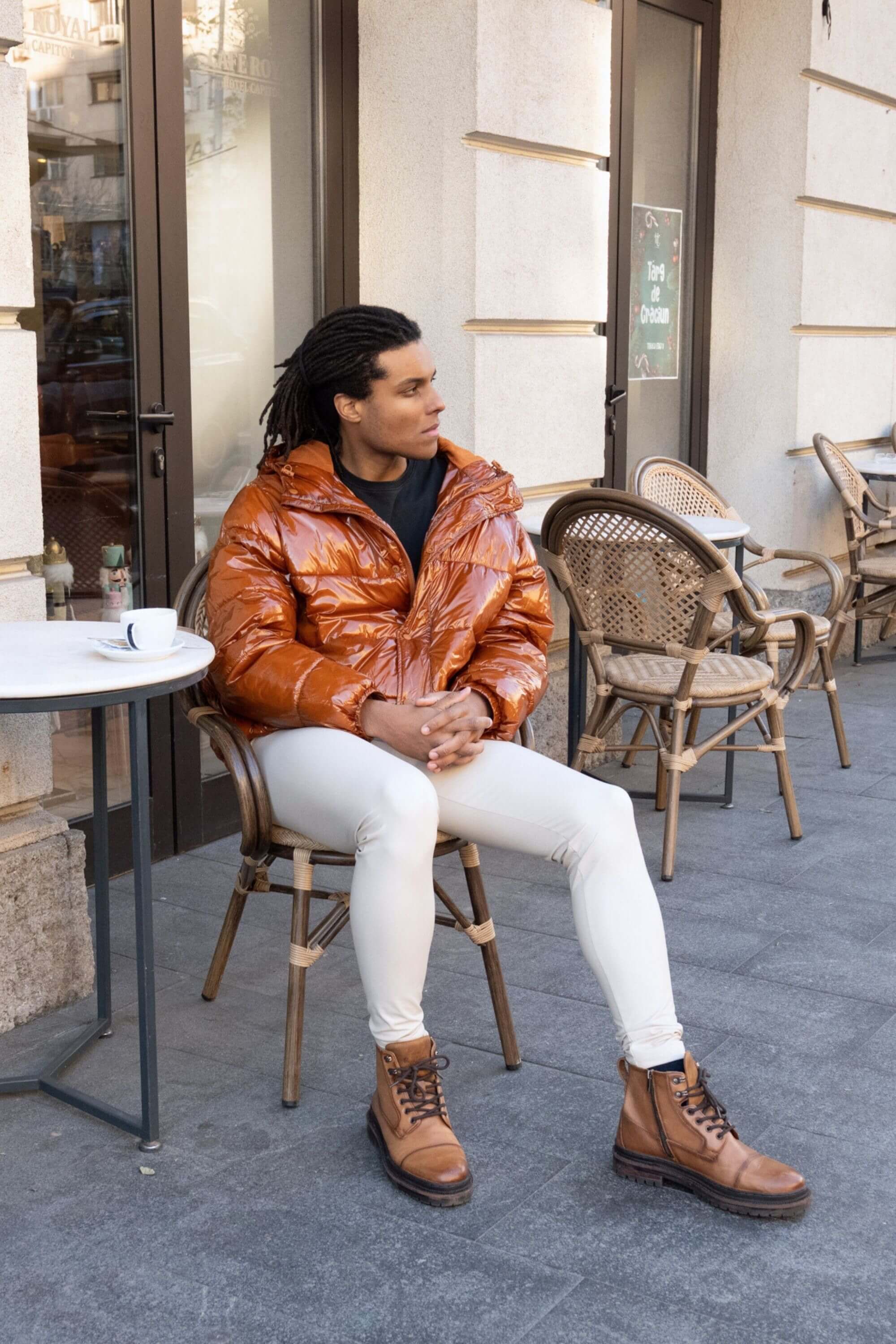 Man wearing Palermo Faux Leather Leggings in casual look